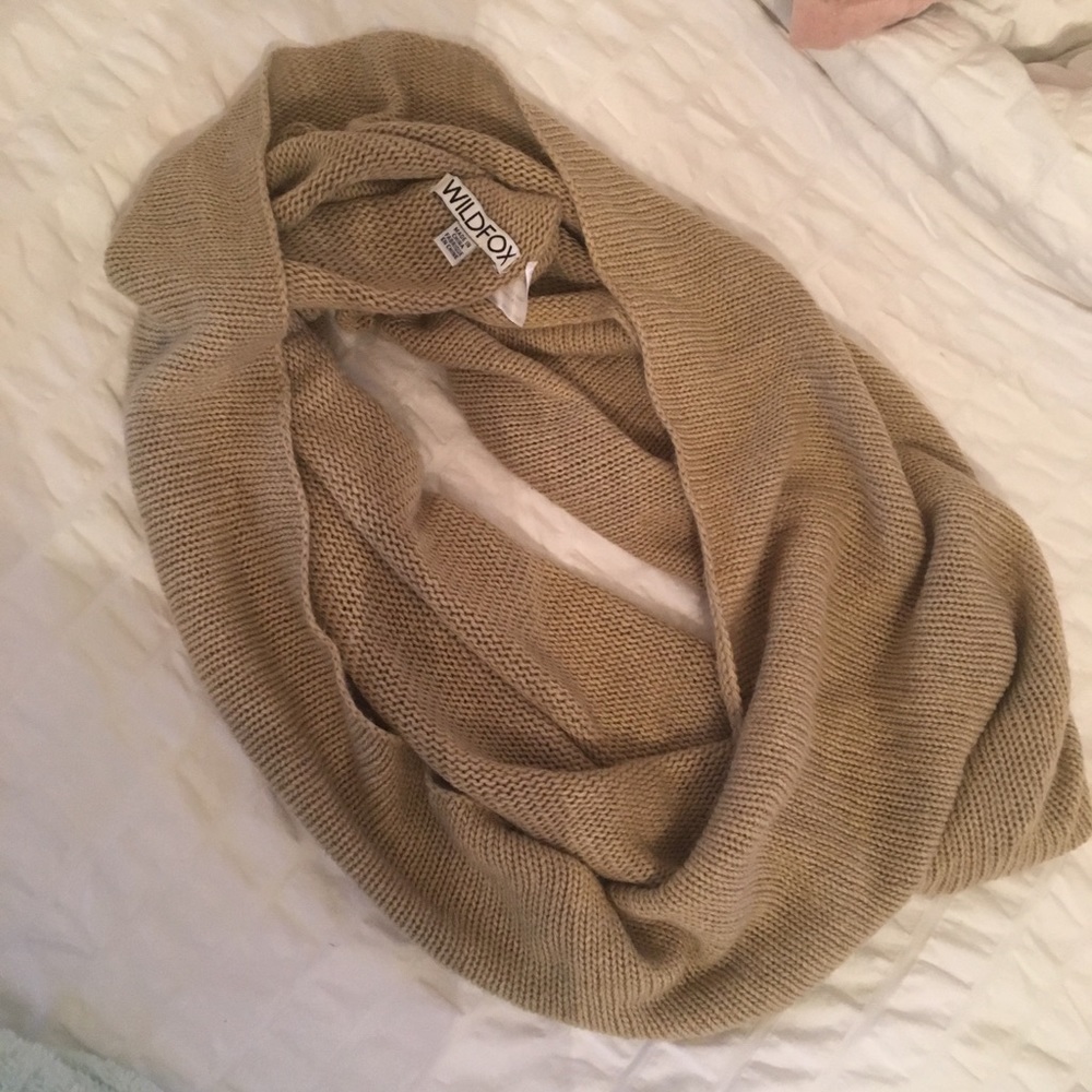 Wildfox infinity scarf